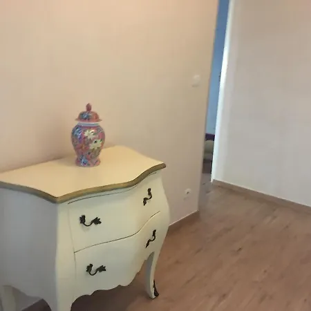 马丁内城堡酒店 住宿加早餐酒店 3*