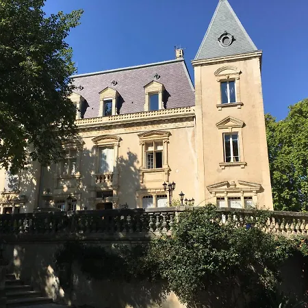 Le Mogador Chateau Du Martinet Bed and breakfast Violès